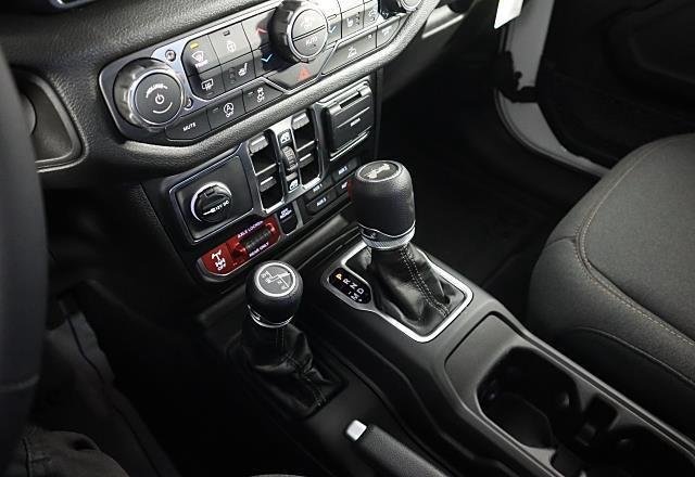 2026 Jeep Wrangler 4-Door Willys - Photo 16