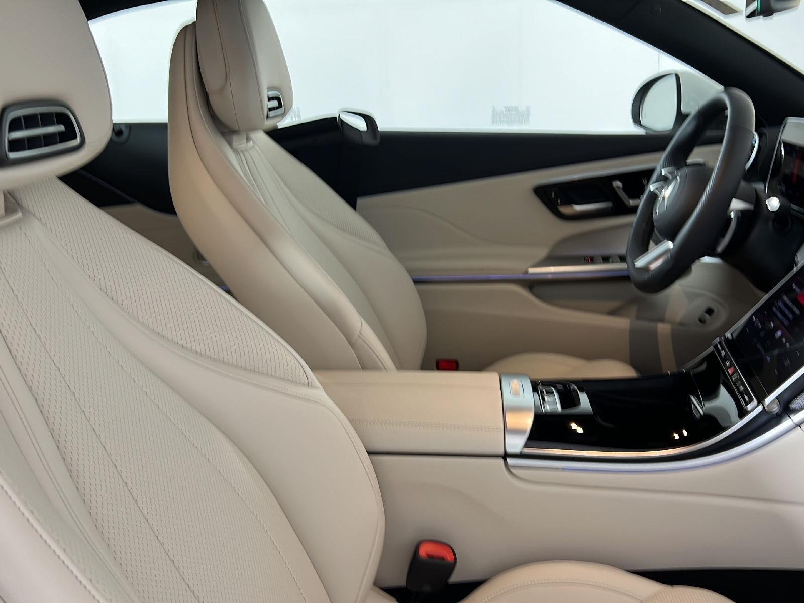 Used 2025 Polar White Mercedes-Benz CLE 300 image 37