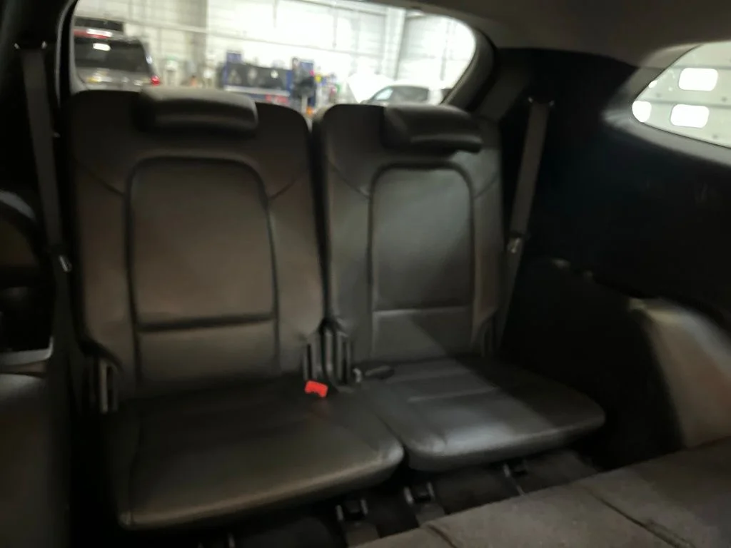 Used 2019 White Hyundai SE image 31