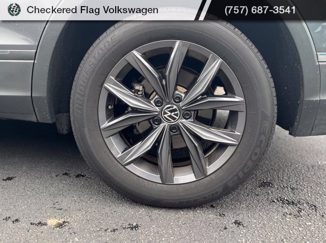 Used 2022 Platinum Gray Metallic Volkswagen 2.0T SE image 7