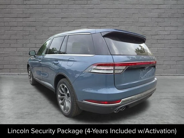 New 2027 Whisper Blue Metallic Clearcoat Lincoln Reserve image 5