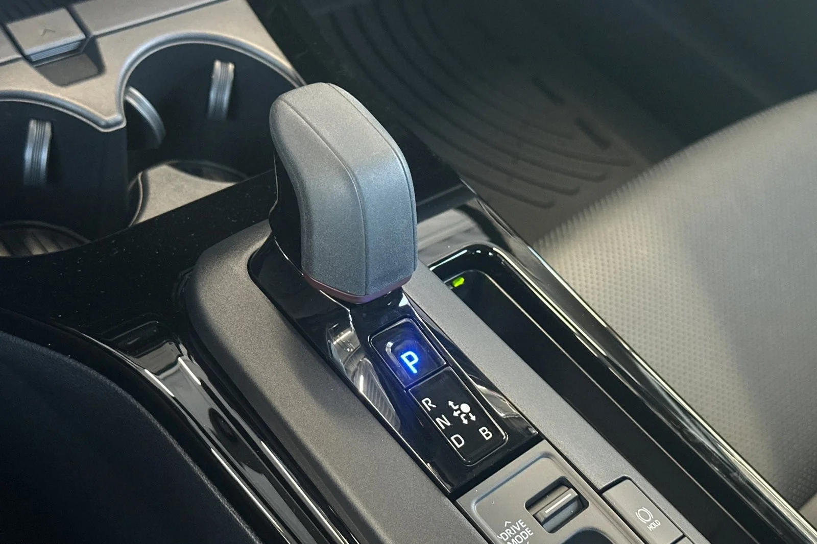 New 2027 Wind Chill Pearl <sup>1</sup> Toyota  XSE image 22