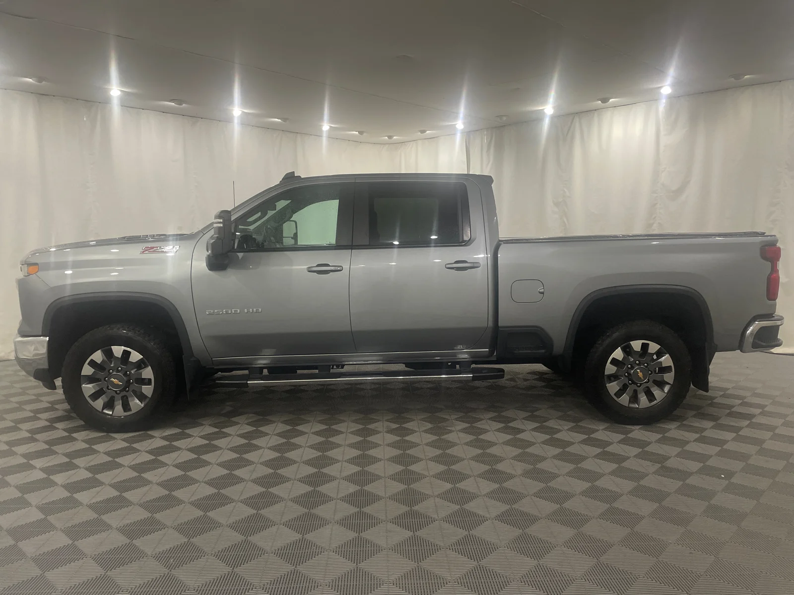 Used 2024 Sterling Gray Metallic Chevrolet LT image 9