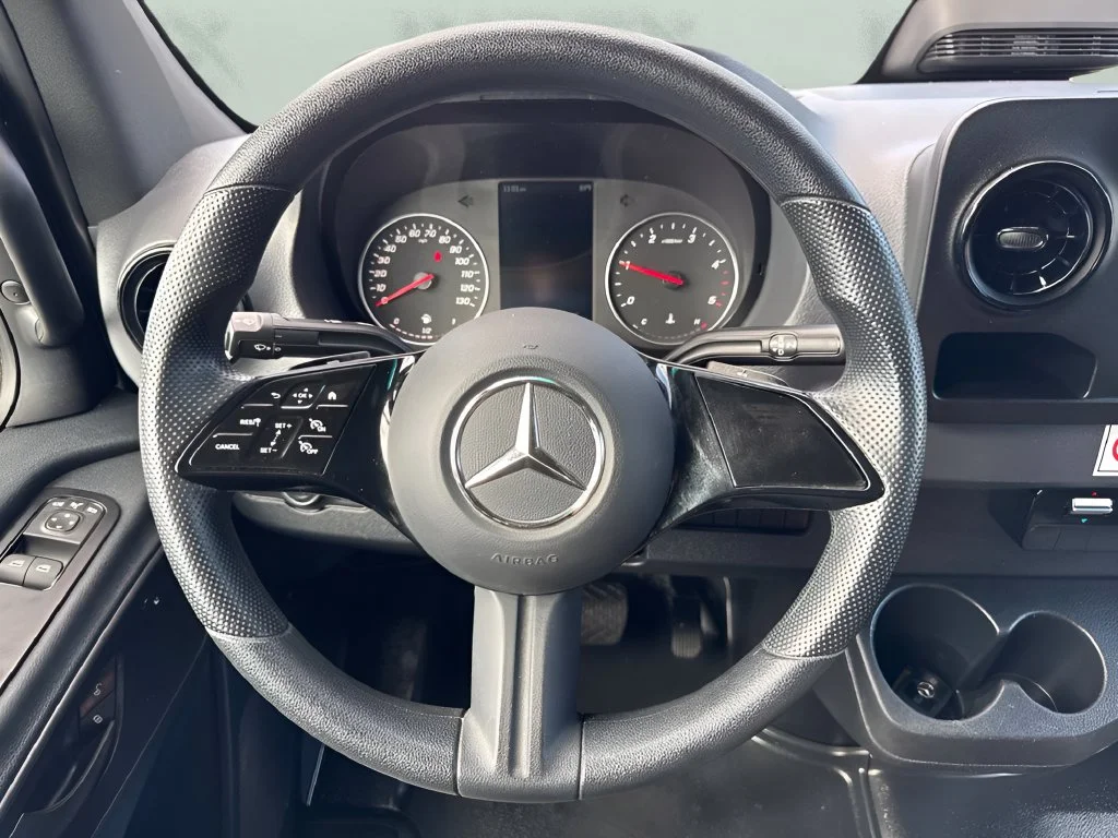 Used 2025 White Mercedes-Benz Cargo 170 WB image 10