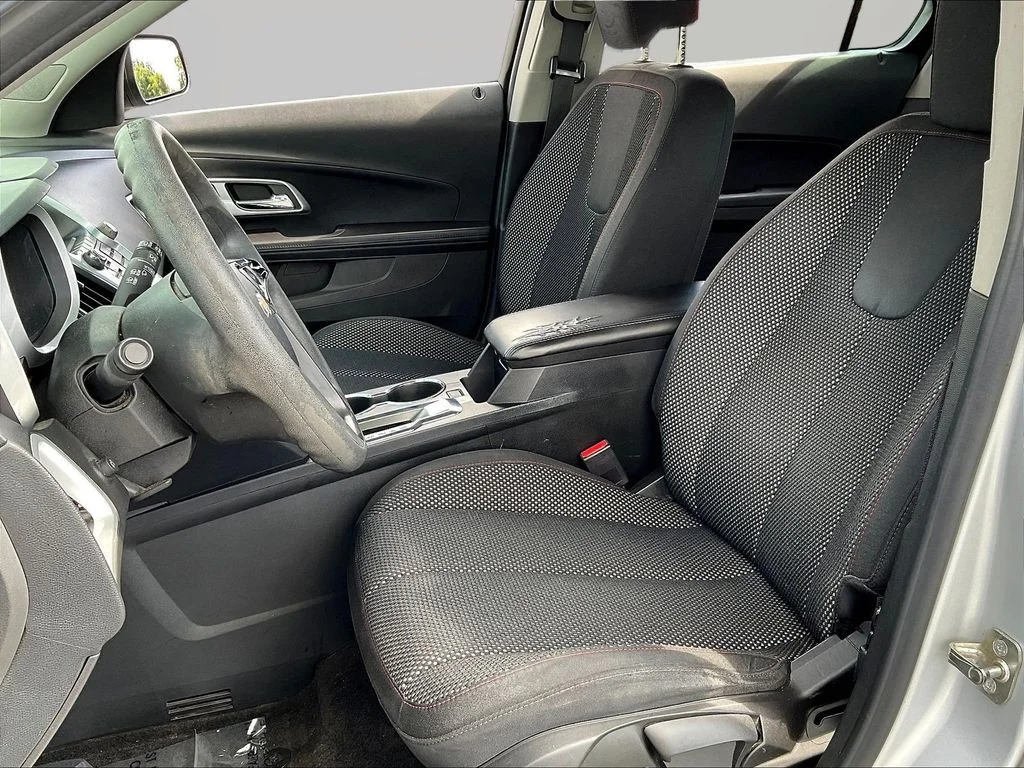 Used 2016 Silver Ice Metallic Chevrolet LS image 21