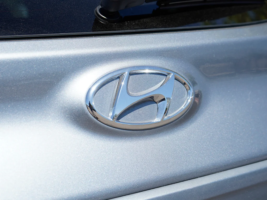 Used 2021 Sonic Silver Hyundai SEL Plus image 11