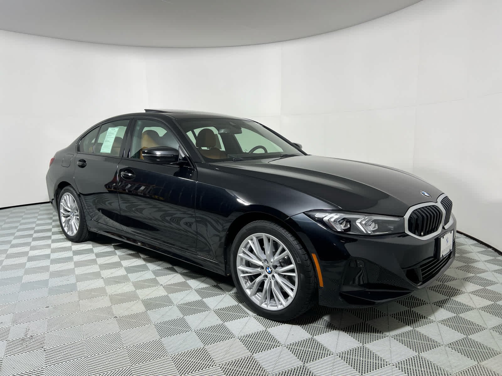 2023 BMW 3 Series 330i - Photo 8