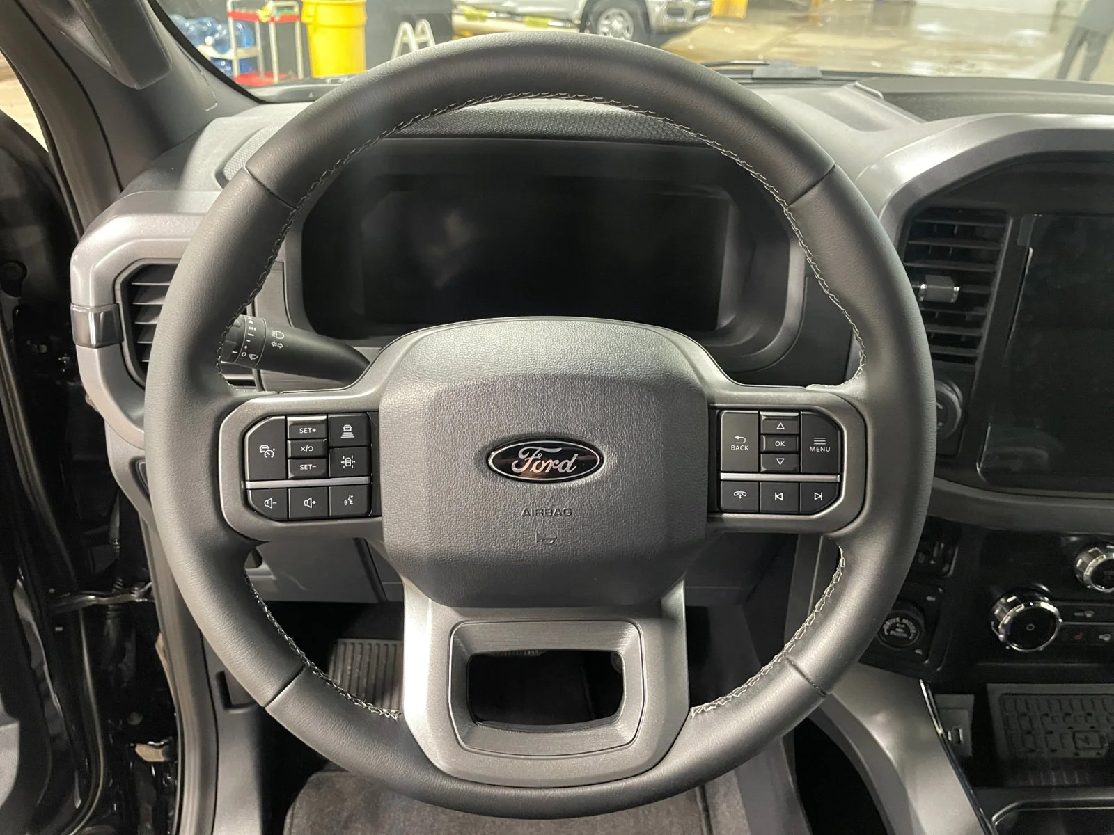New 2026 Agate Black Metallic Ford XLT image 16