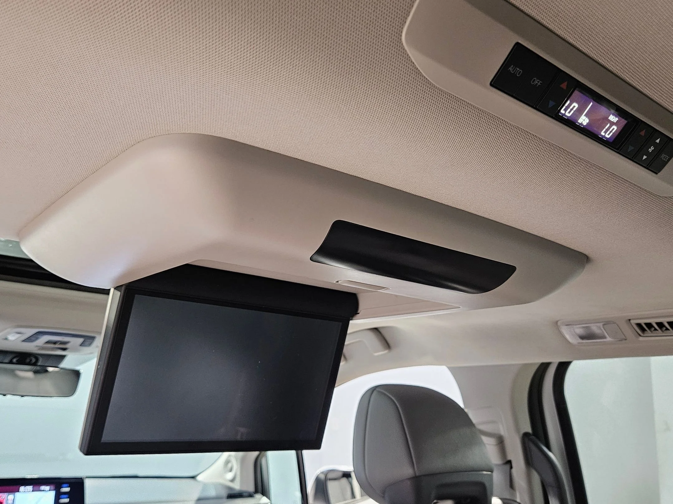 2024 Toyota Sienna Limited - Photo 37