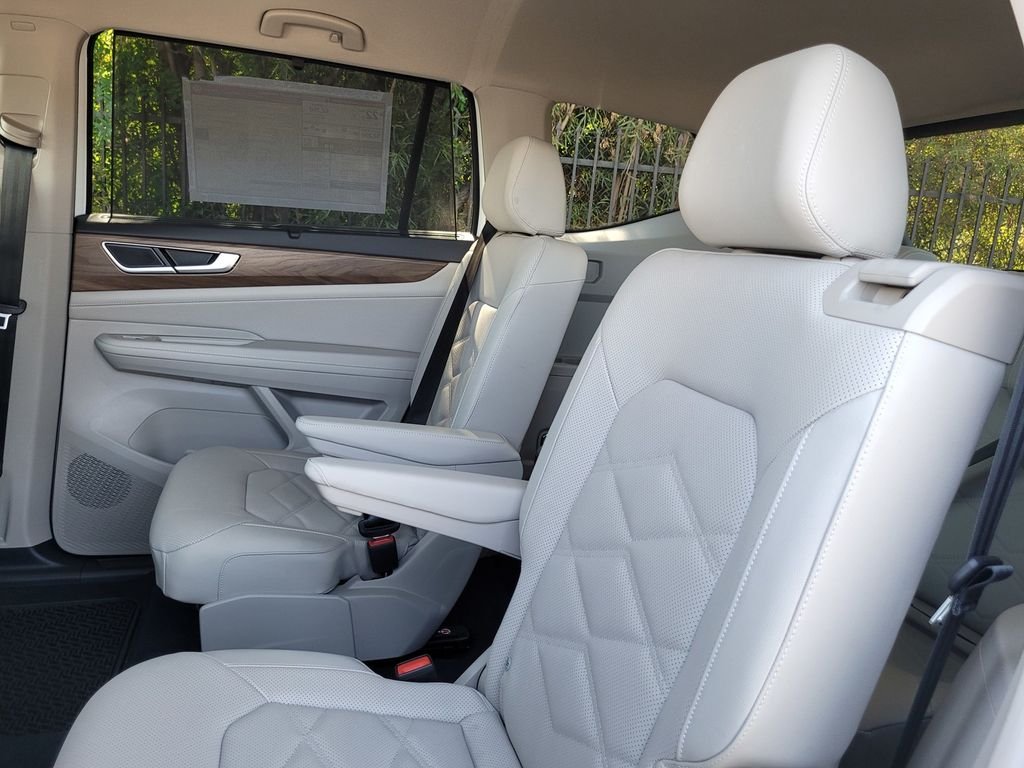 New 2026 White/off-white Volkswagen 2.0T SE w/Technology image 14