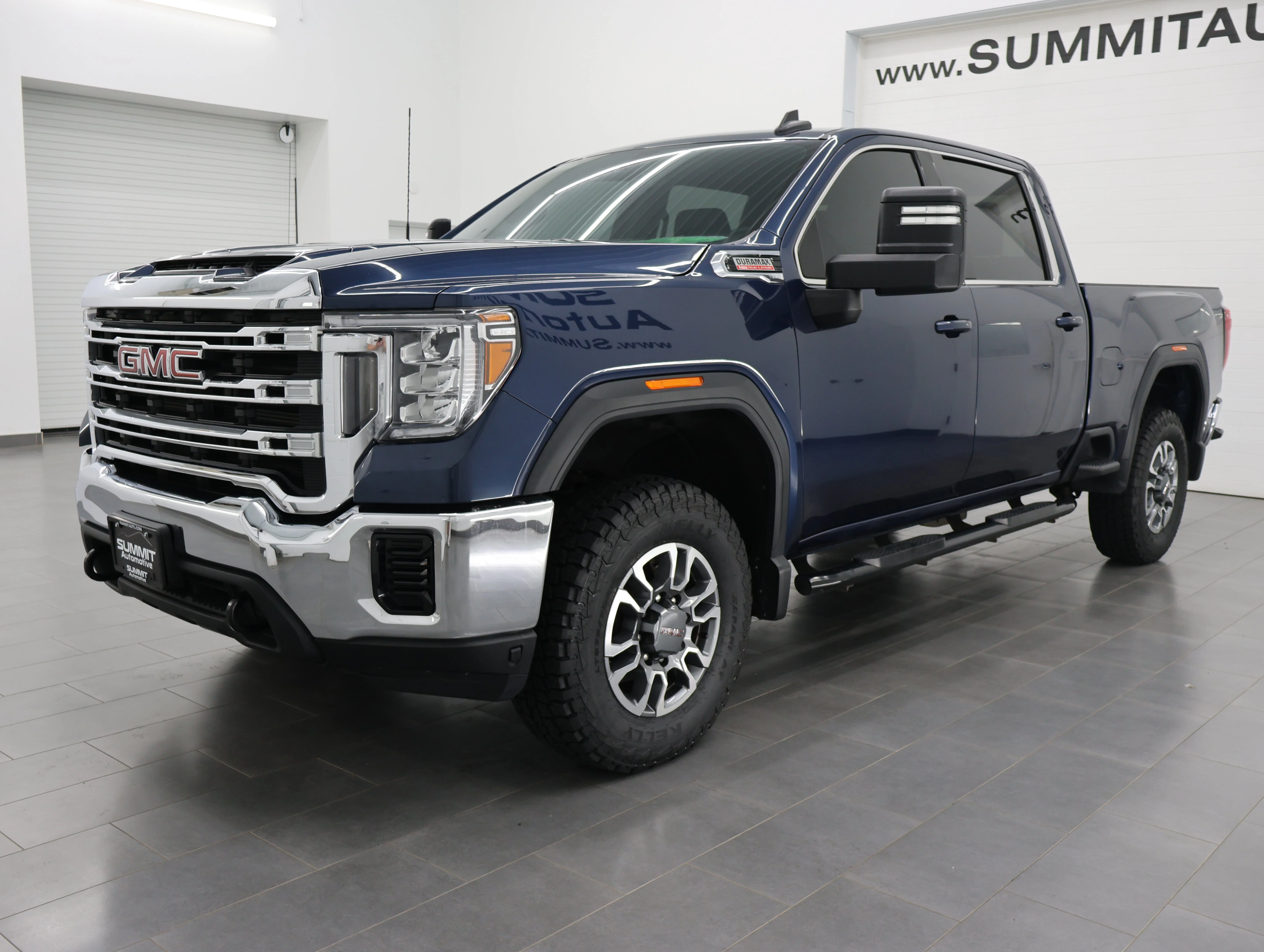 Used 2023 Pacific Blue Metallic GMC SLE image 7