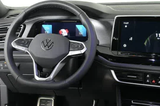 2026 Volkswagen Atlas Cross Sport SEL Premium R-LINE - Photo 9