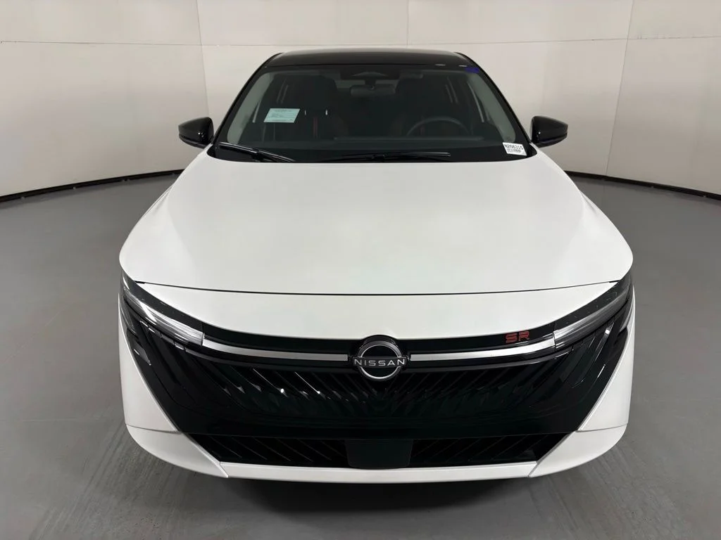 New 2026 Aspen White TriCoat / Super Black Two-tone Nissan SR image 3