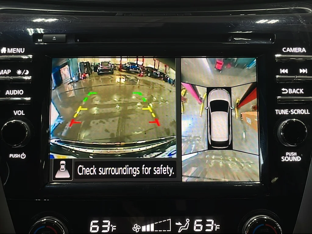 Used 2020 Black Nissan SL image 9