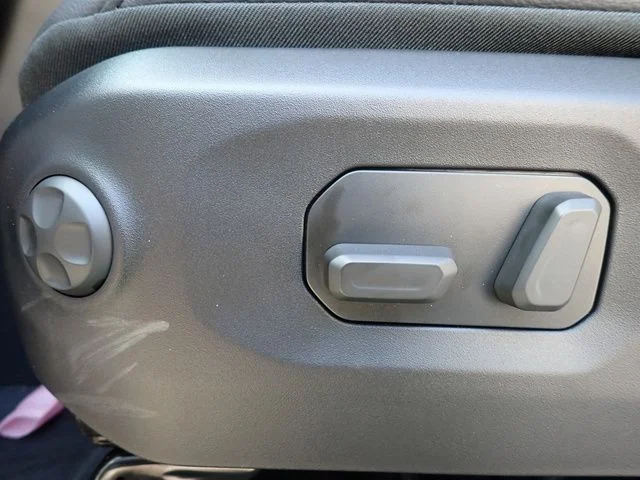 New 2026 White Jeep Sahara image 17