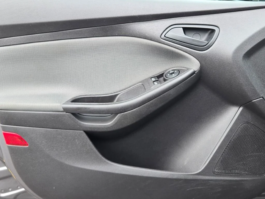 Used 2014 Gray Ford S image 15