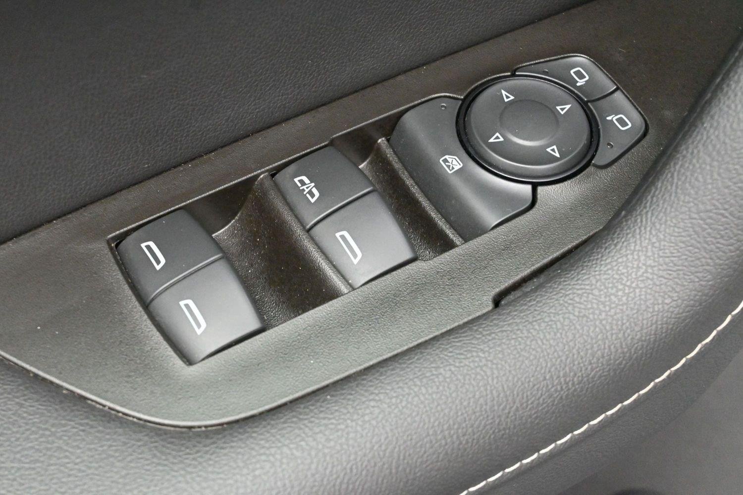 Used 2023 SUMMIT WHITE Chevrolet LT image 13
