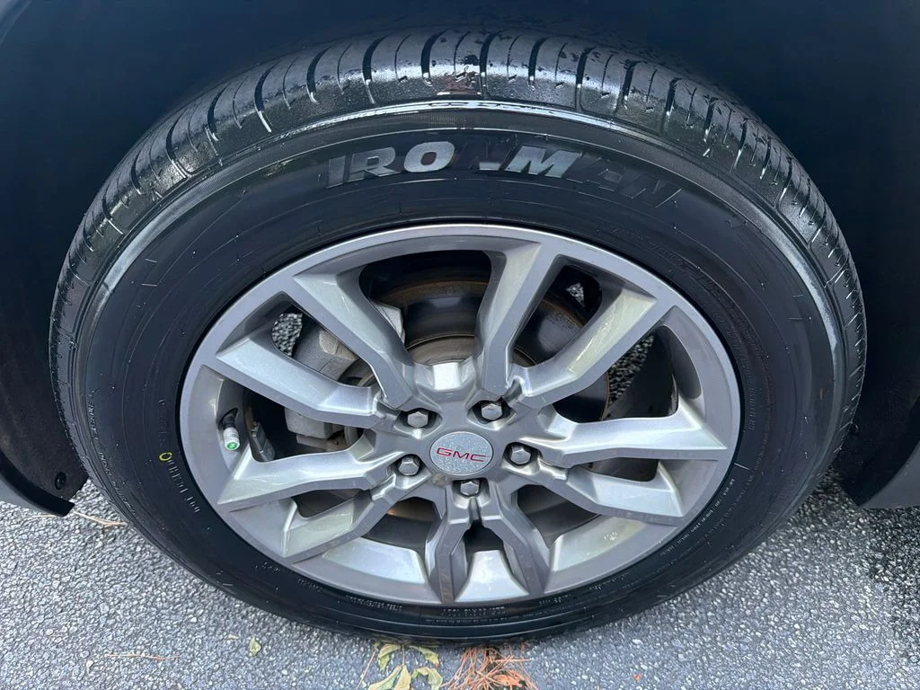 Used 2022 White GMC SLT image 11