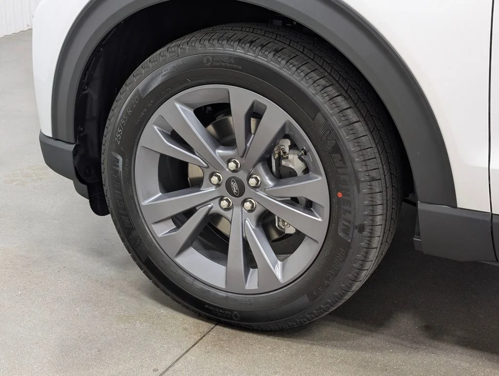 New 2026 Star White Metallic Tri-Coat Ford Active image 2