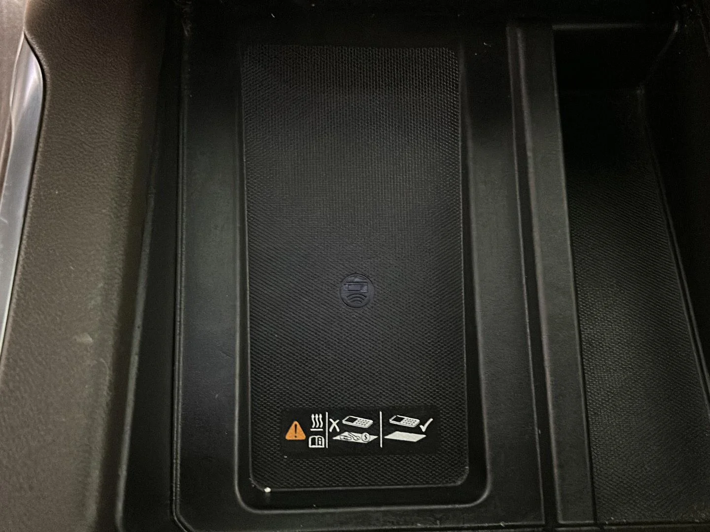 Used 2022 Onyx Black GMC Denali image 34