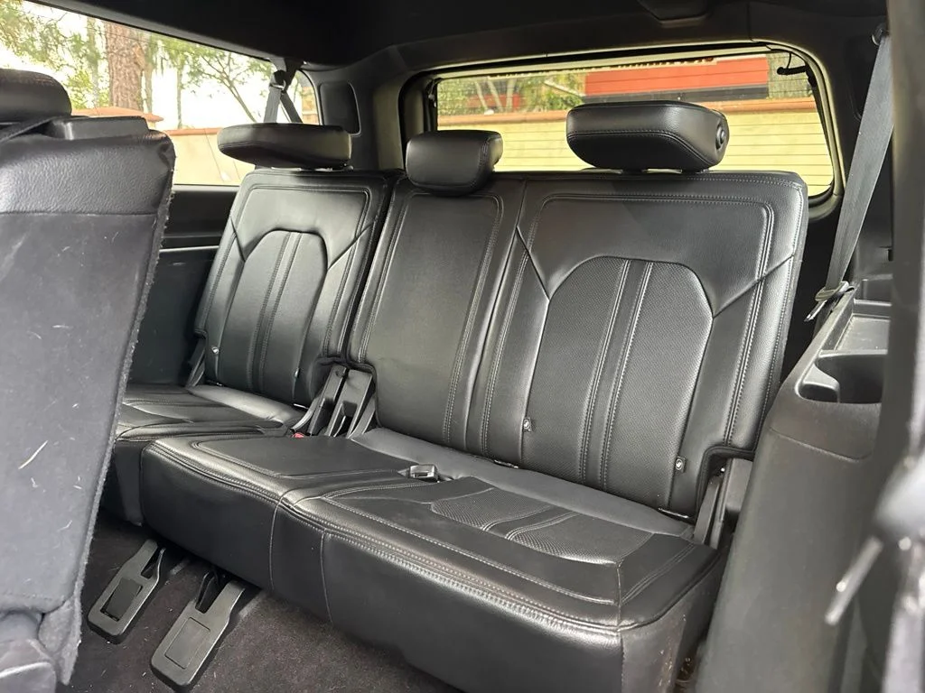 Used 2020  Ford Limited image 17