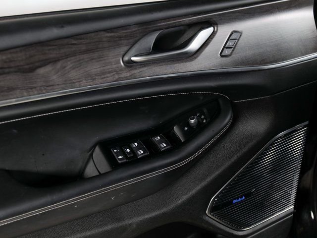 Used 2022 Diamond Black Jeep Overland image 25