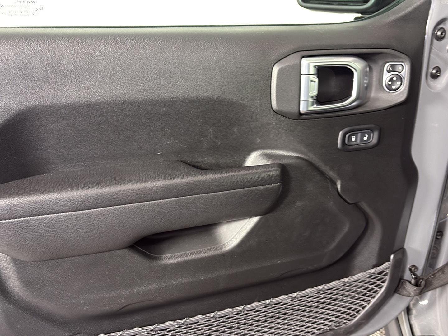 Used 2023 Sting-Gray Clearcoat Jeep Rubicon image 29