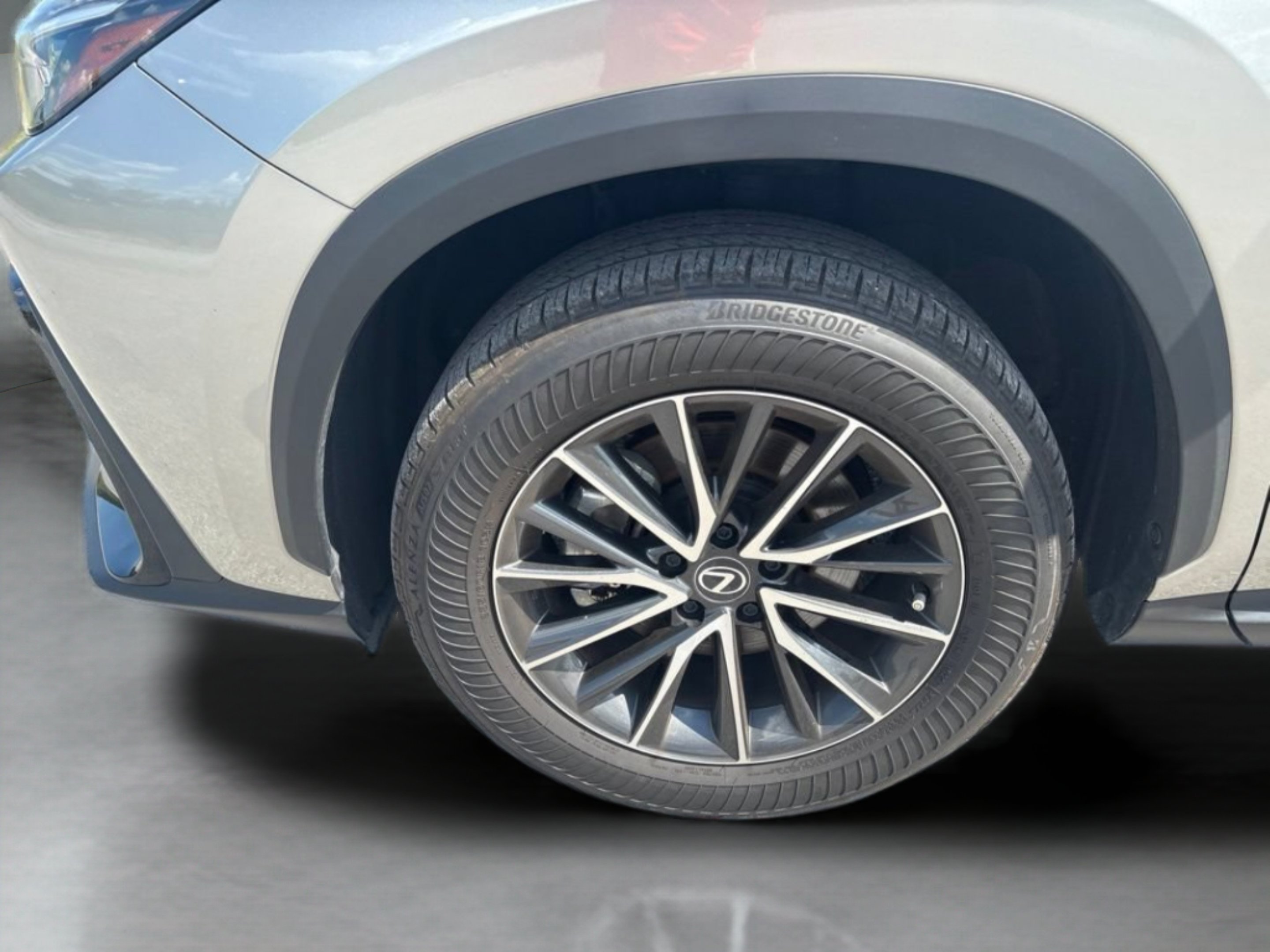 Used 2024 Atomic Silver Lexus NX 250 Premium image 33