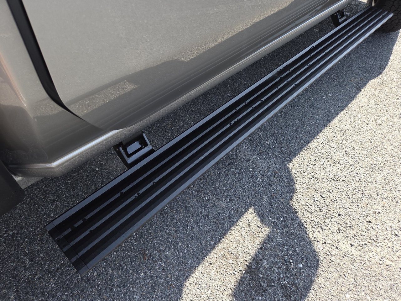 New 2026 Sterling Metallic GMC AT4 image 28