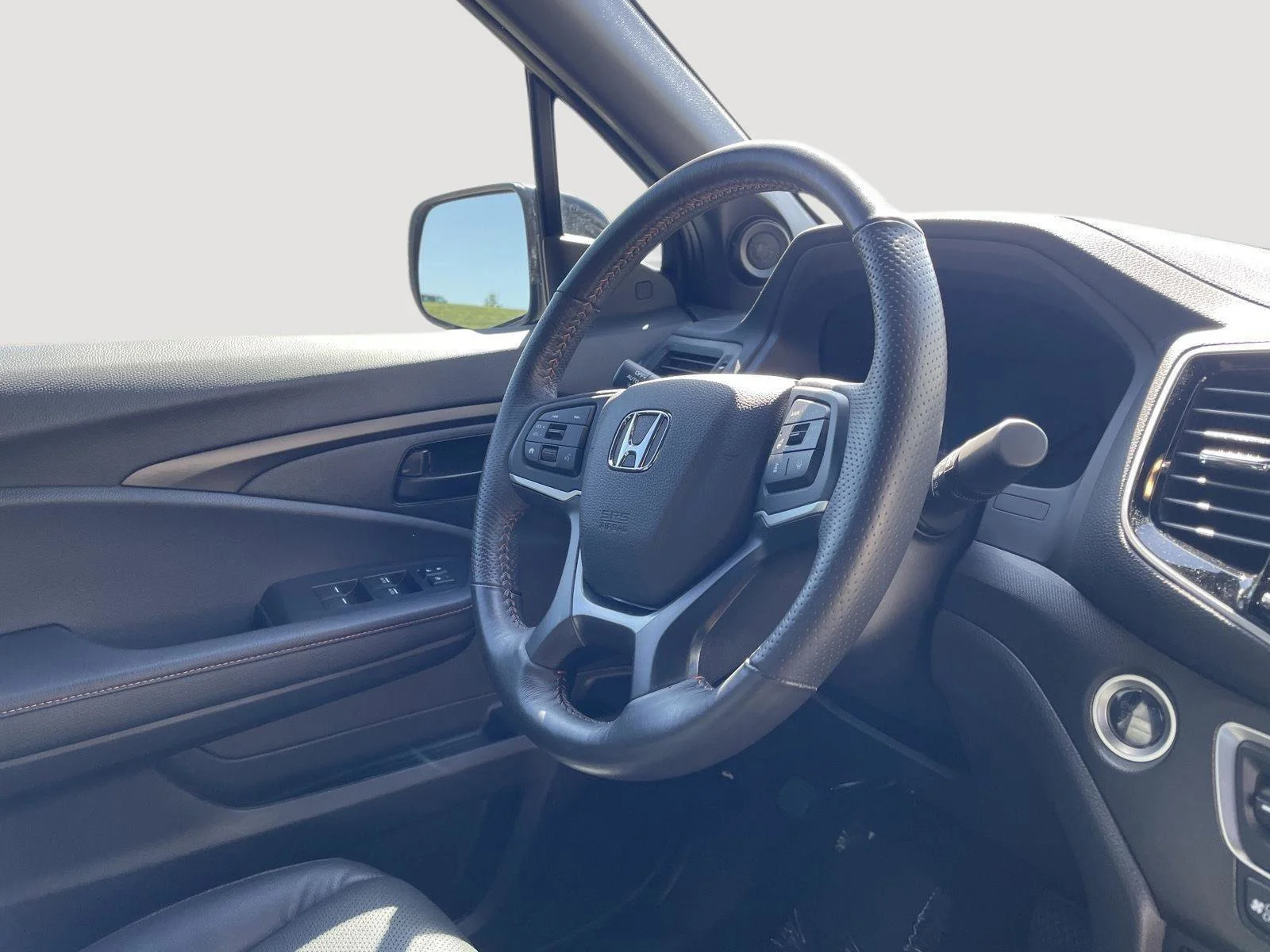 Used 2025 Solar Silver Metallic Honda TrailSport image 6