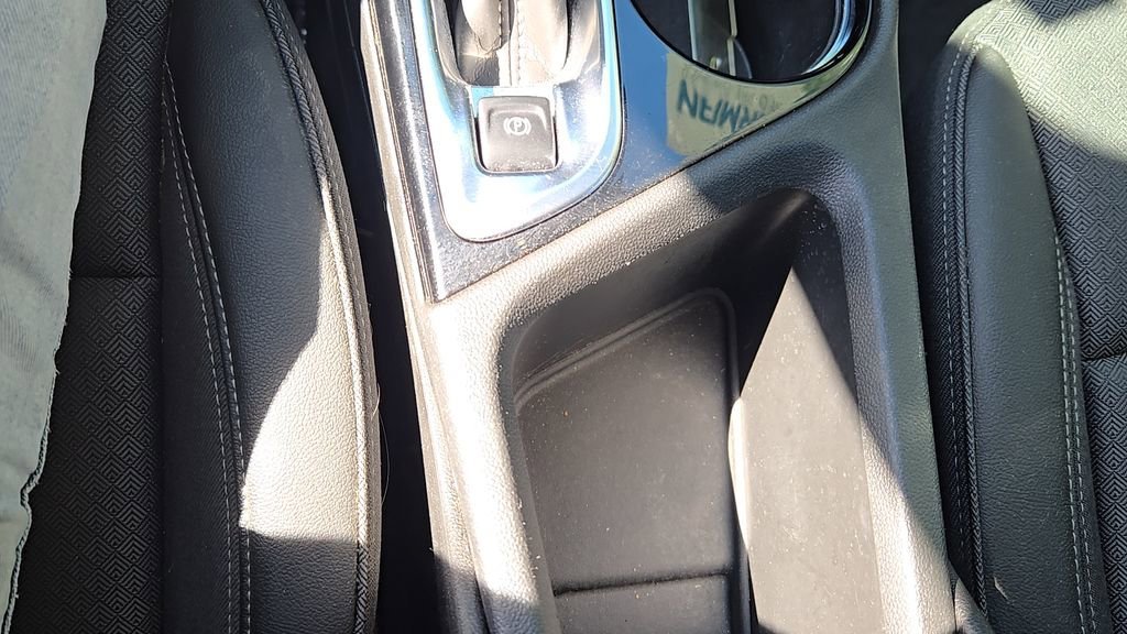 Used 2024 Summit White Buick Preferred image 17
