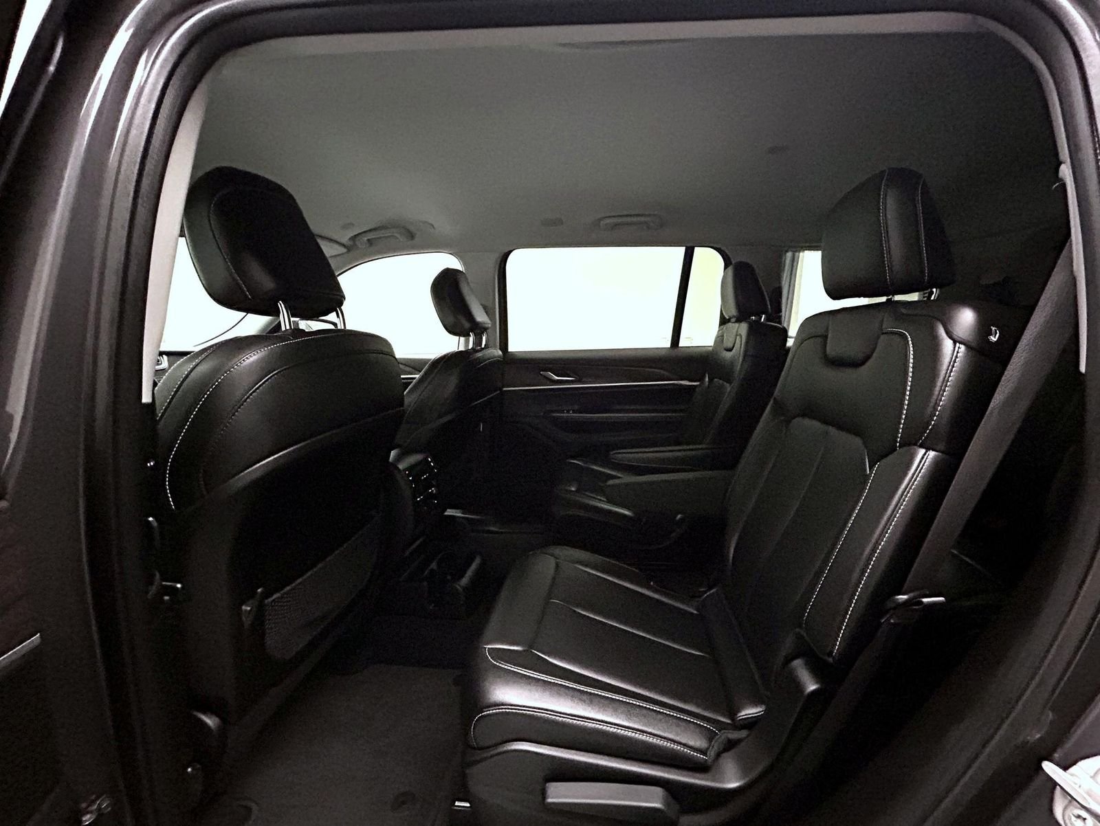 Used 2023 Gray Jeep Limited image 20