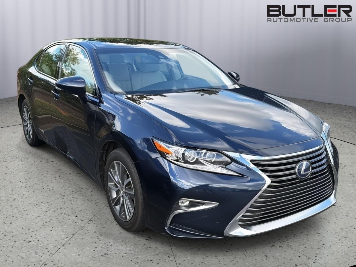 Used 2017 Nightfall Mica Lexus ES 300h image 6