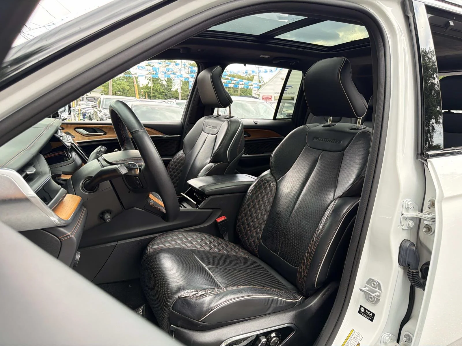 Used 2023 White Jeep Summit Reserve image 36