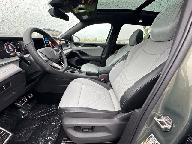 New 2026 Avocado Green  W/Black Roof Volkswagen SE R-Line Black image 20