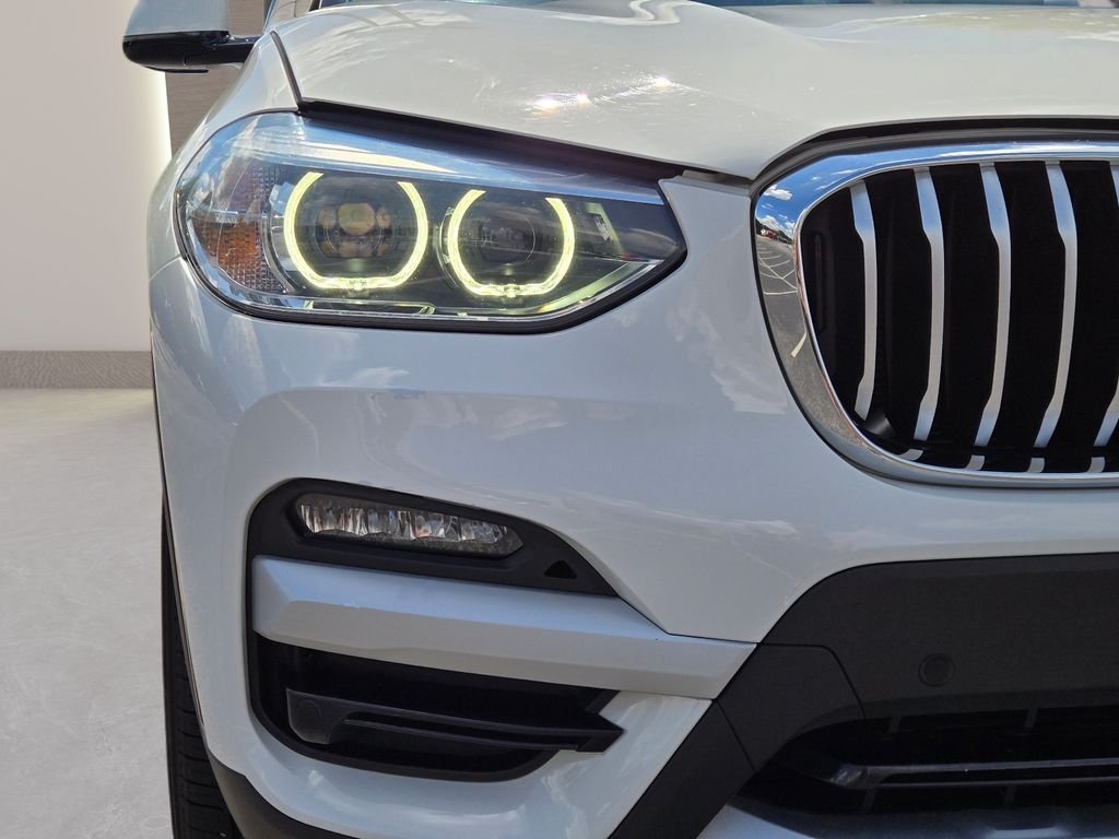 Used 2021 White BMW sDrive30i image 2