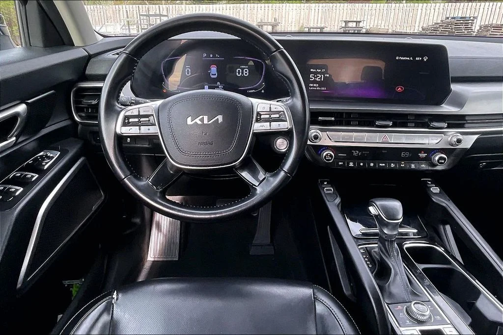 Used 2024 Black Kia S image 5
