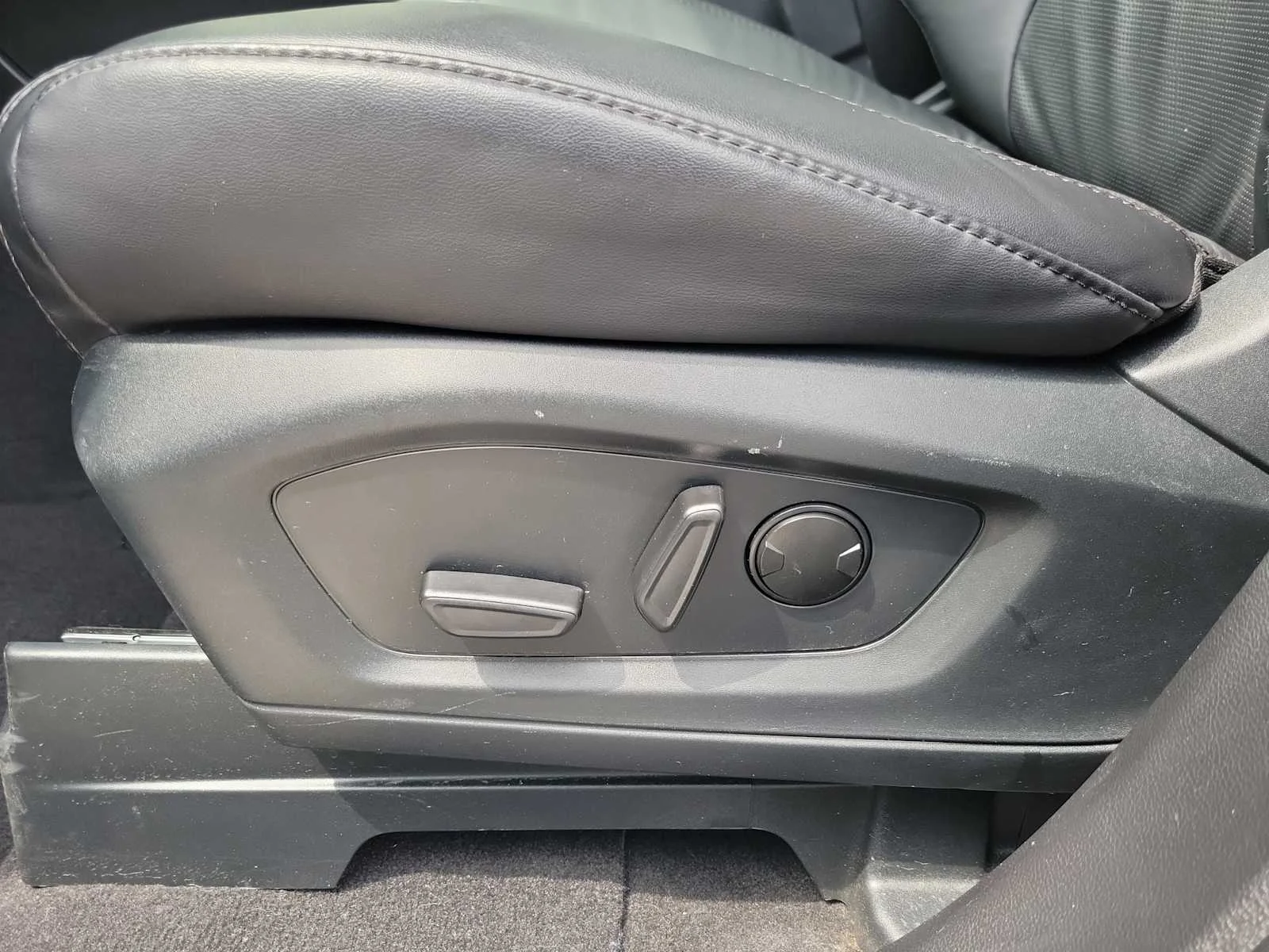 Used 2023 Black Ford Platinum image 21