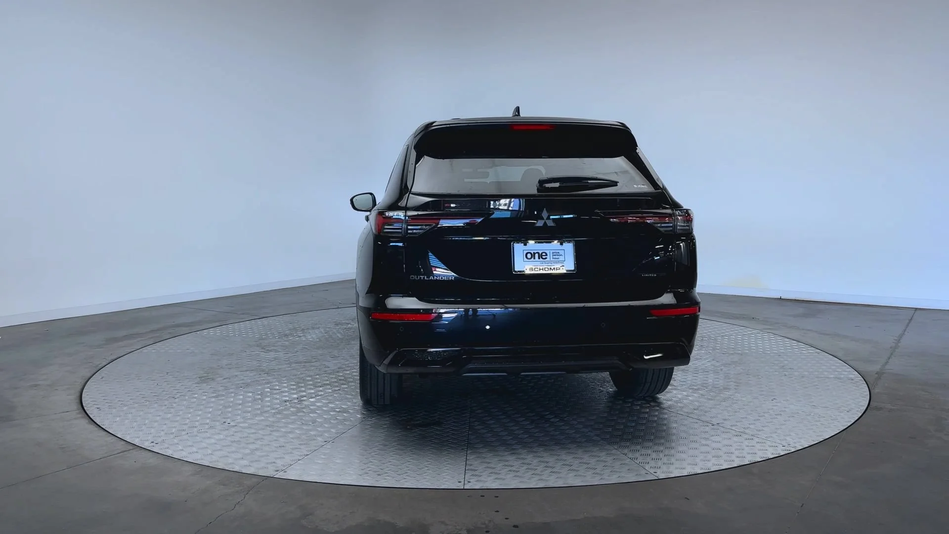 New 2026 Black Diamond Mitsubishi LE image 7