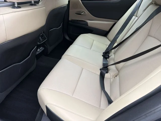 Used 2021 Blue Lexus 350 image 17