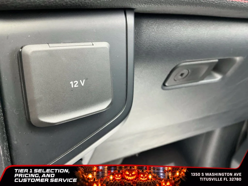 Used 2023 White Ford Limited image 40