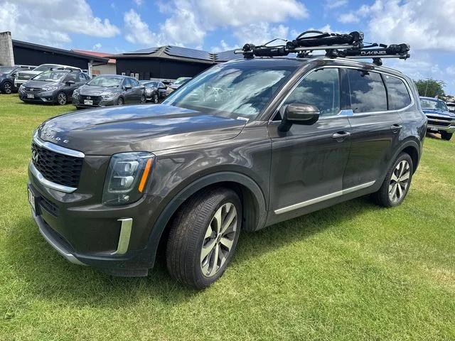 Certified Used 2022 Green Kia EX image 3