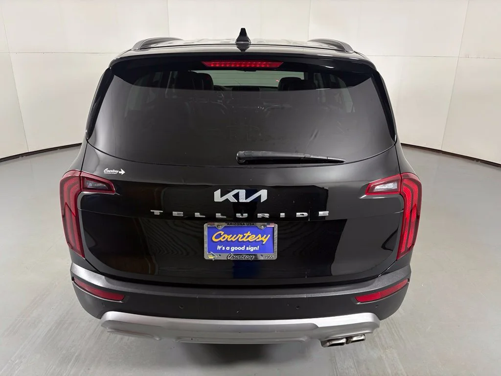Used 2022 Black Kia S image 7