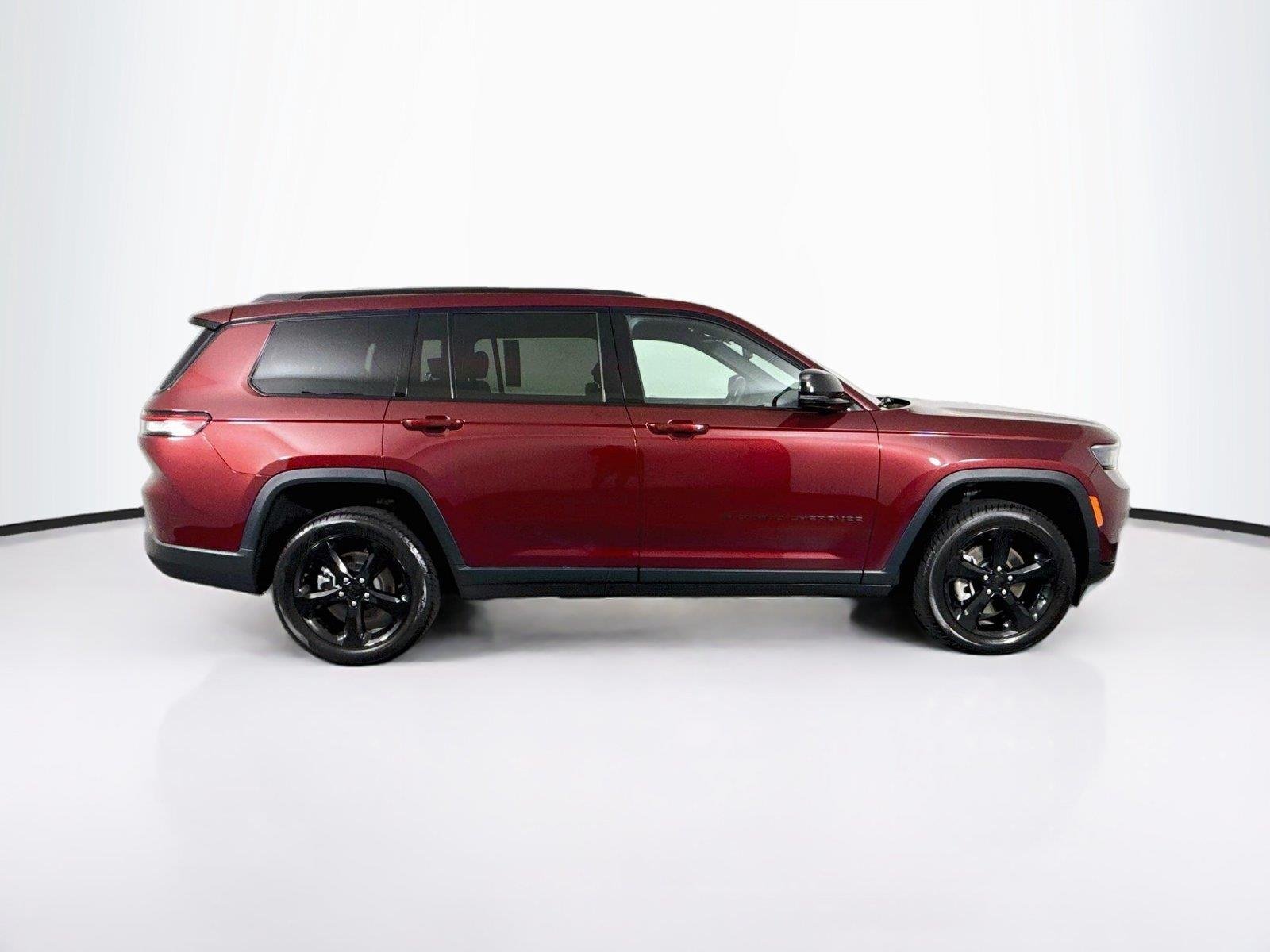 Used 2024 Velvet Red Pearlcoat Jeep Altitude X image 10