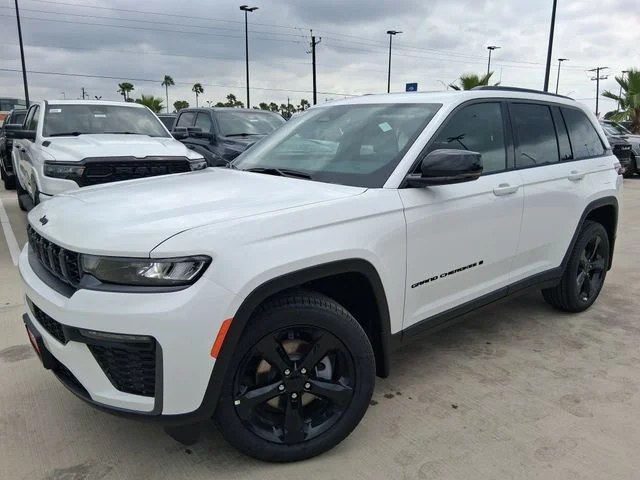 New 2026 Bright White Clear-Coat Exterior Paint Jeep Limited image 3
