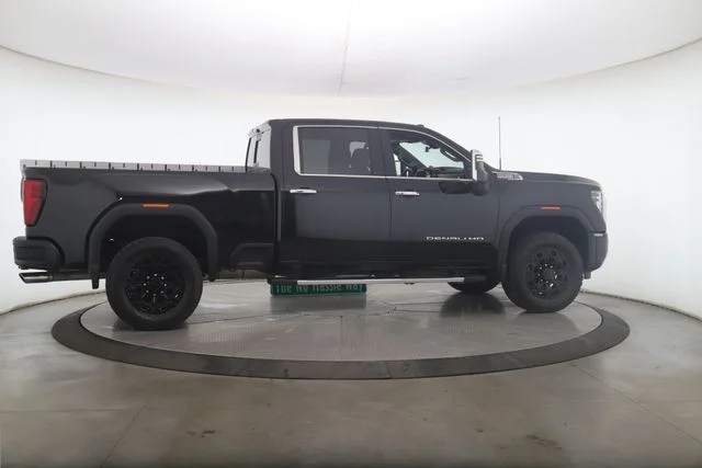 Used 2025 Black GMC Denali image 6