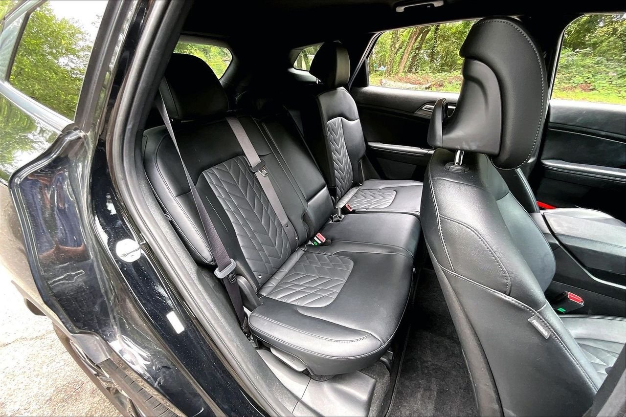 Used 2023 Black Kia X-Line image 22