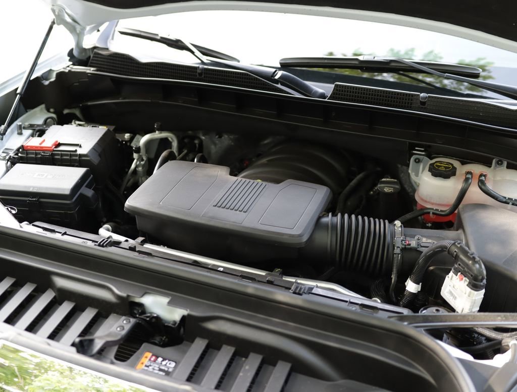 New 2026 Glacier White Tricoat GMC SLT image 34
