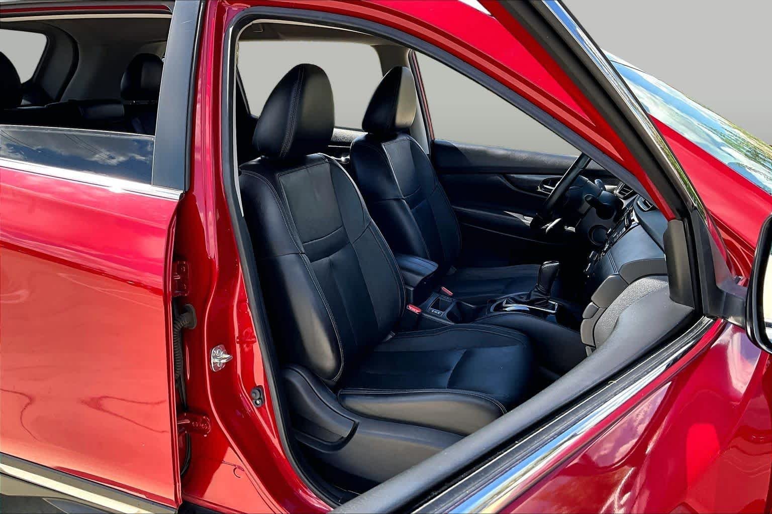Used 2017 Palatial Ruby Nissan SL image 9