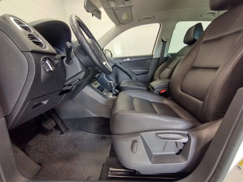 Used 2014 White Volkswagen SE image 20